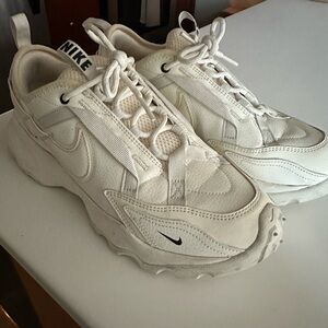 Nike TC7900 White